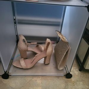 4 pairs of shoes asking 30 each pair